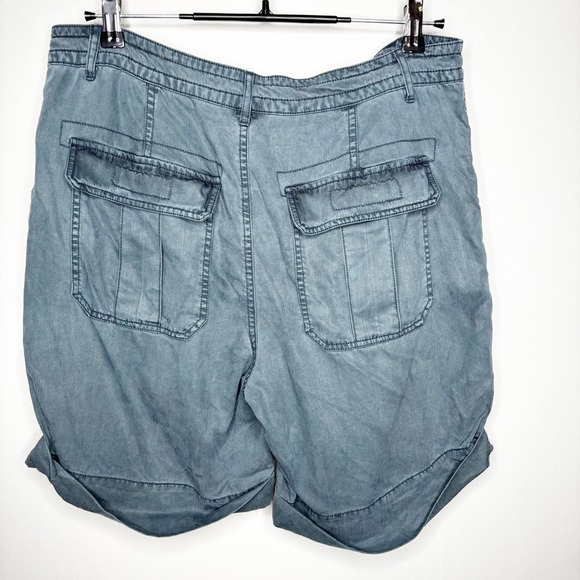 Sundance Women Size 10 Blue Chambray Cargo Shorts Cuffed Drawstring Waist - Picture 7 of 10